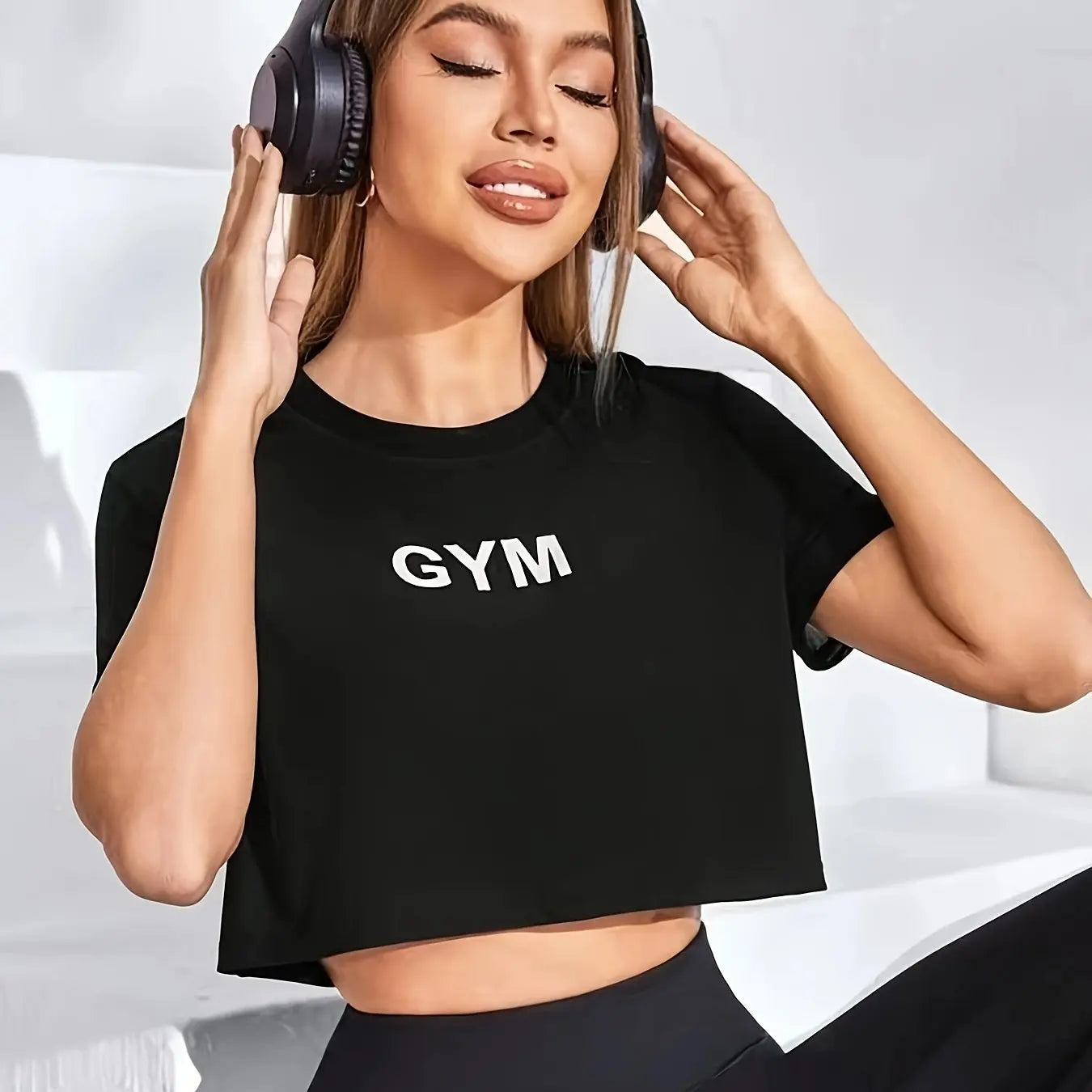 Women's Casual Printed Crop Top Athletic Style Short Sleeve Round Neck Gym T-Shirt for Workout & Fitness