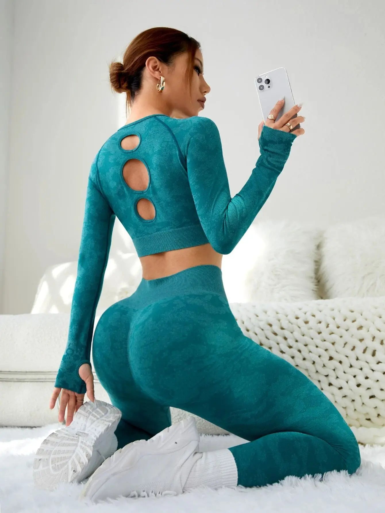 Seamless camouflage yoga suit for women, high-waist, buttock-lifting, outdoor running training set, fitness sportswear, two-piec